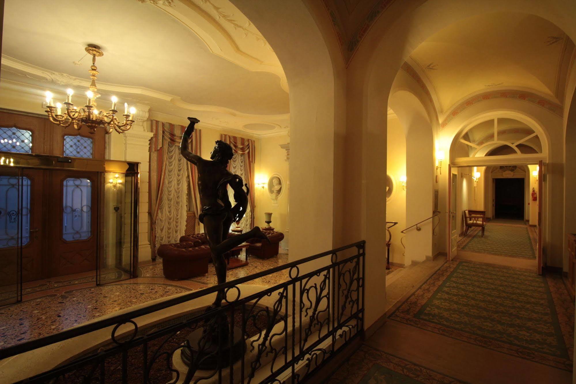 Grand Hotel Imperial Levico Terme Esterno foto